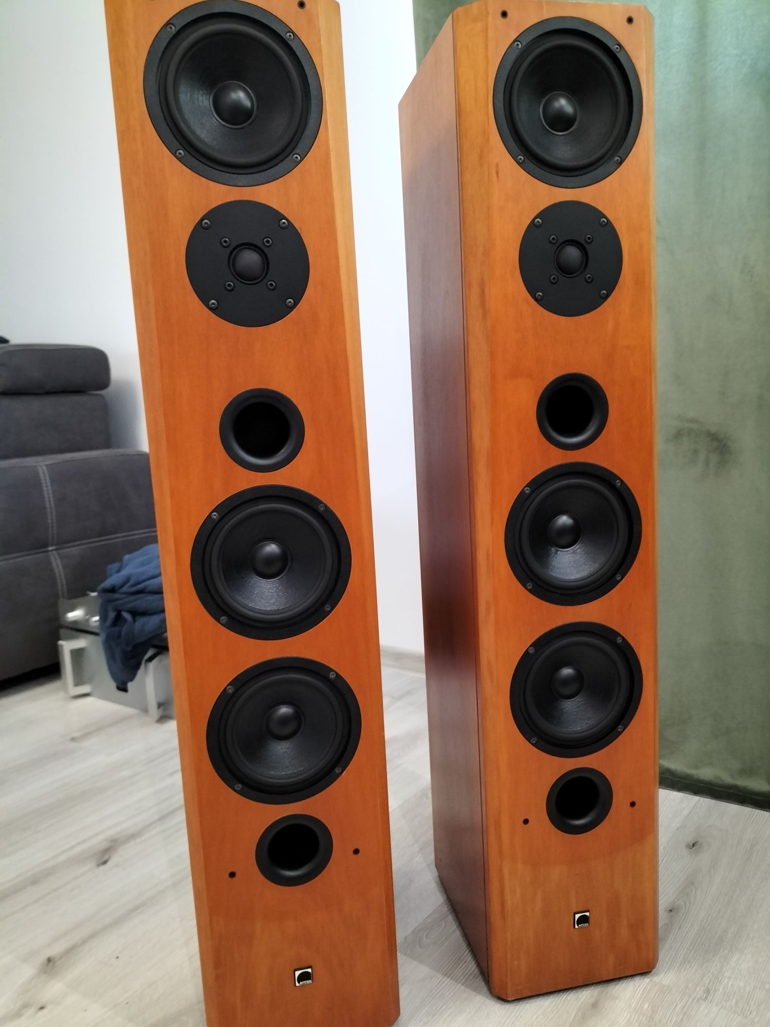 Kolumny Arcus AS 8.2