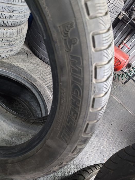 Продам зимнюю резину Michelin 235/45/18