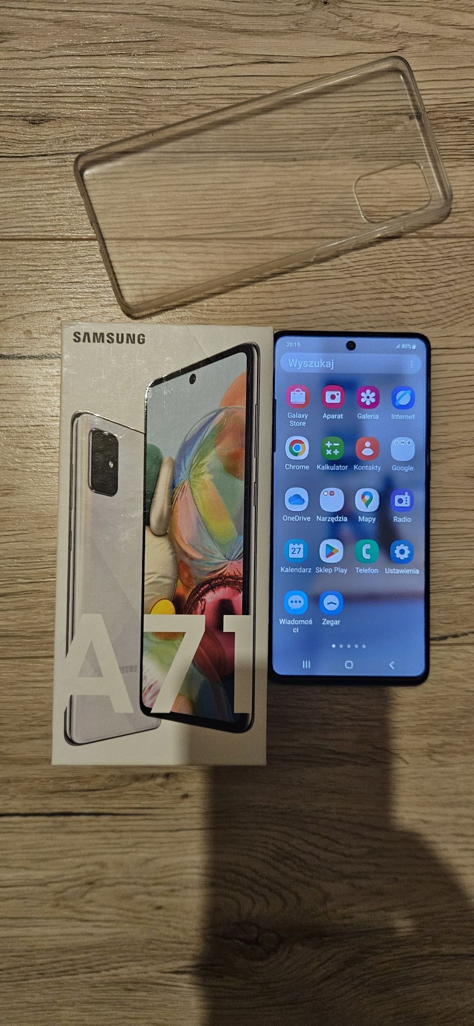 Samsung A71 w bardzo dobrym stanie.