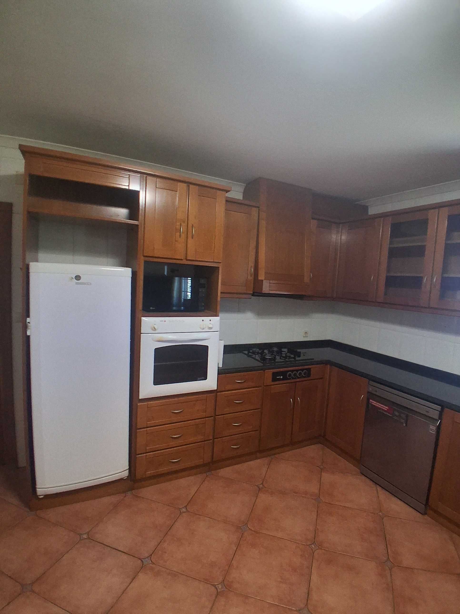 Móvéis cozinha madeira