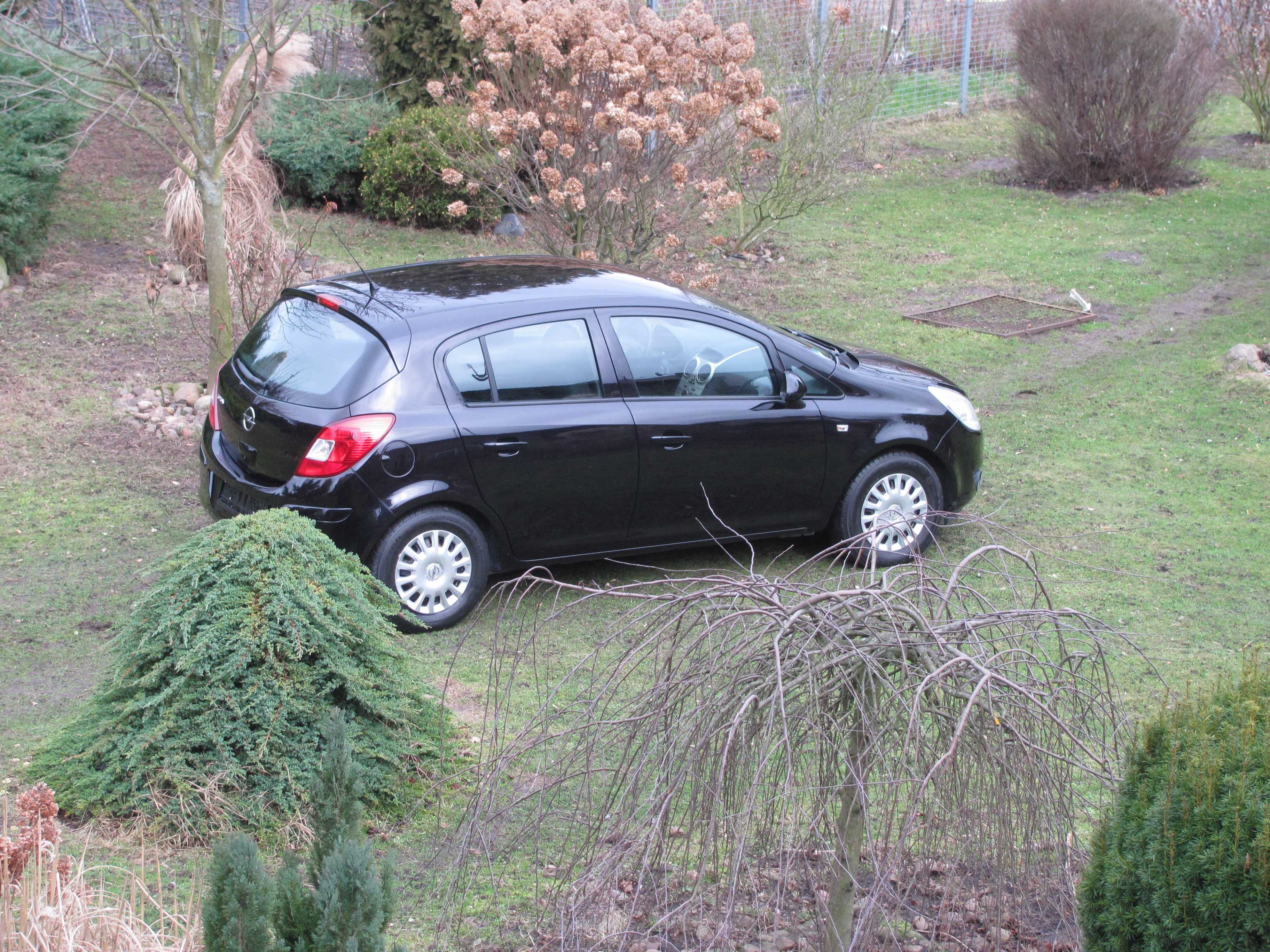 opel corsa poj1,4 przeb. 156 tyś km zarejestrowana