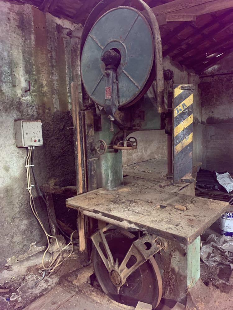 Vendo serra de fita industrial