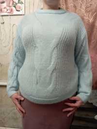 Продам женский мягенький свитерок
