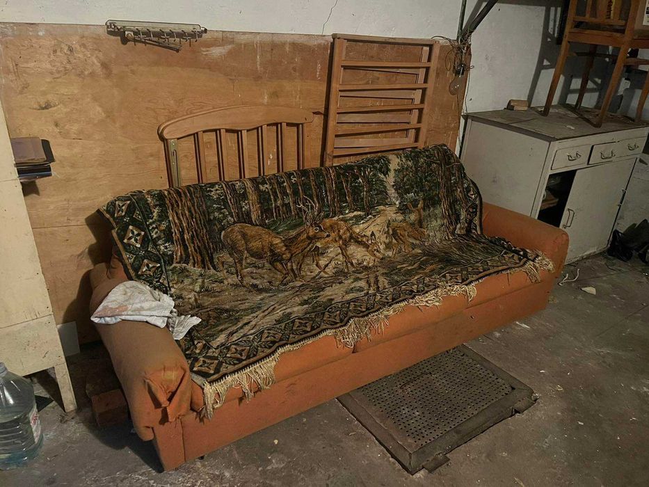Диван для гаражу / дачі