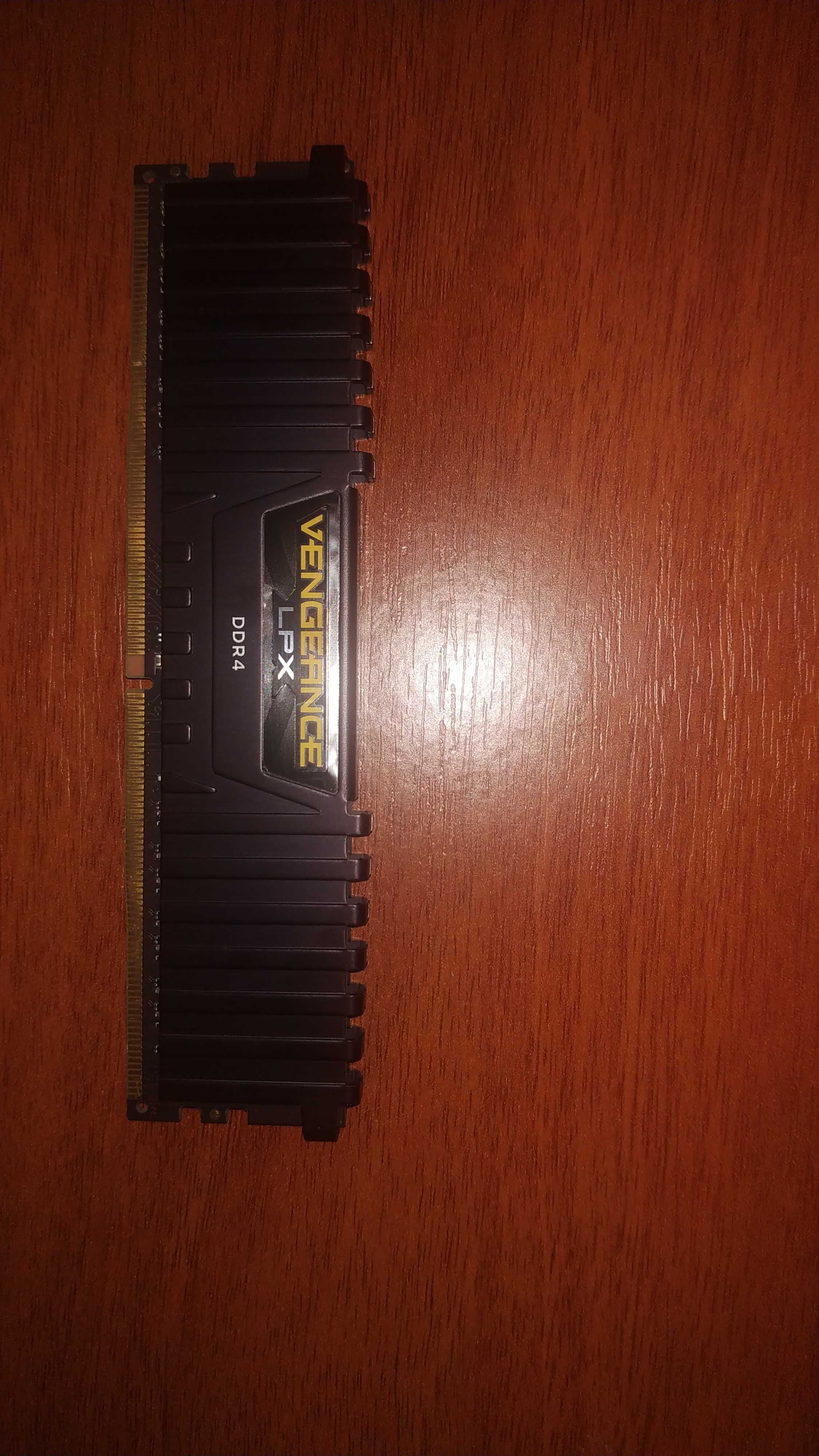 Оперативная память Corsair Vengeance LPX DDR4 1x8Gb CMK8GX4M1D3000C16