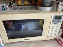 Microondas Sanyo Modelo EM-G4755 Energia E 900 w
