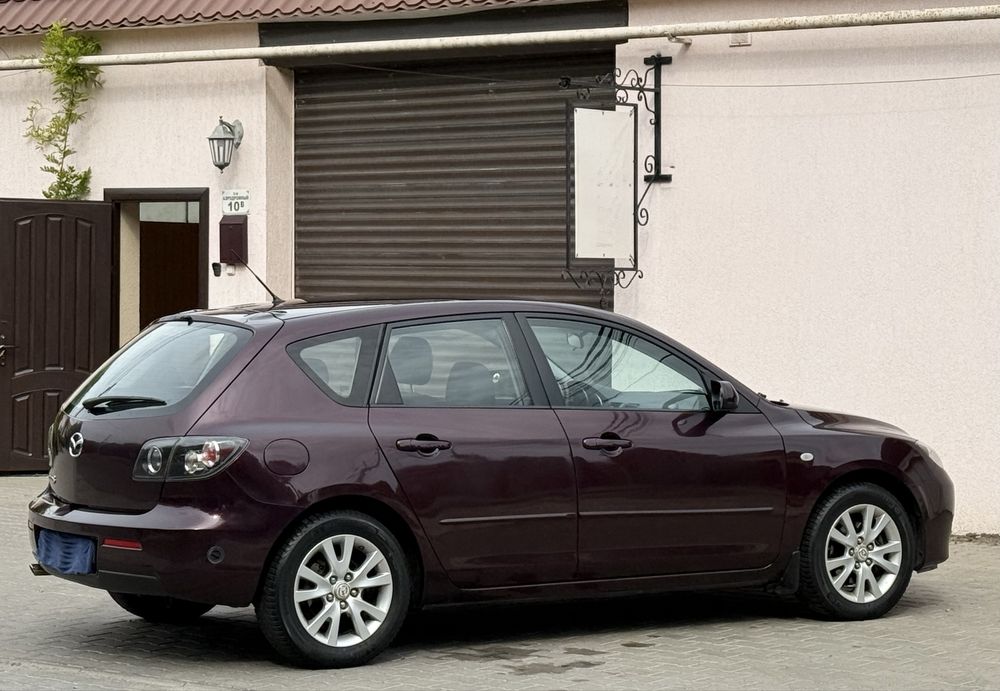 Mazda 3, 1.6 газ/бенз, АВТОМАТ, обслужена, в родной краске