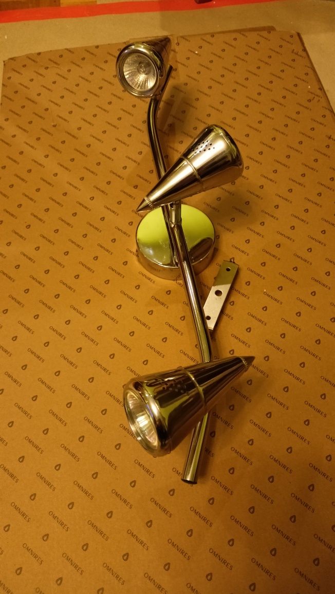 Lampa halogenowa potrójna