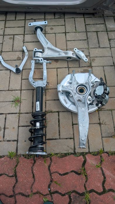 volvo s60 v60 III zwrotnica amortyzator wahacz zawieszenie prawe t5 t6