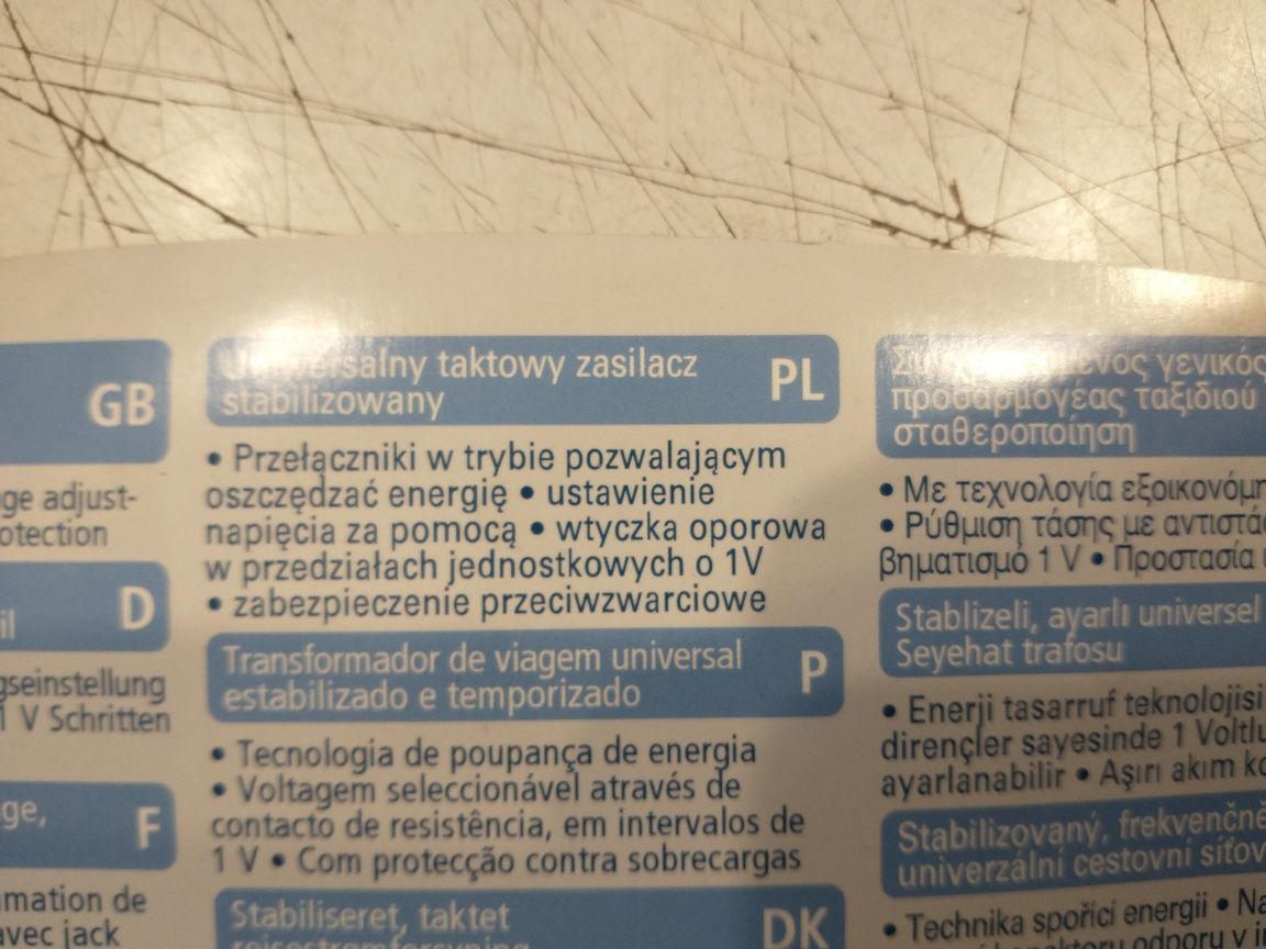 Zasilacz uniwersalny Adapter podróżny Vivanco