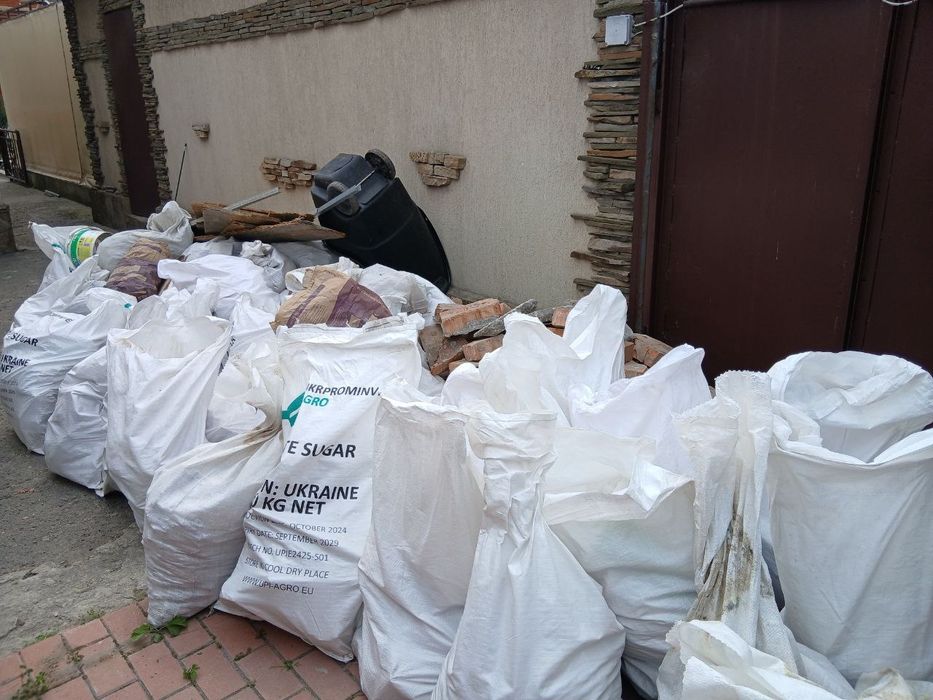 Вывозим кровать мебель диван Газель грузчики