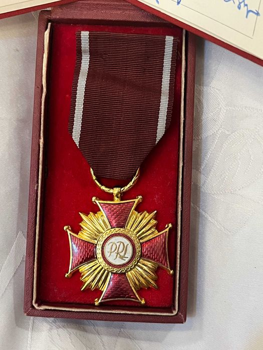 Medal Złoty Krzyż Zasługi PRL wraz z legitymacją i miniaturką