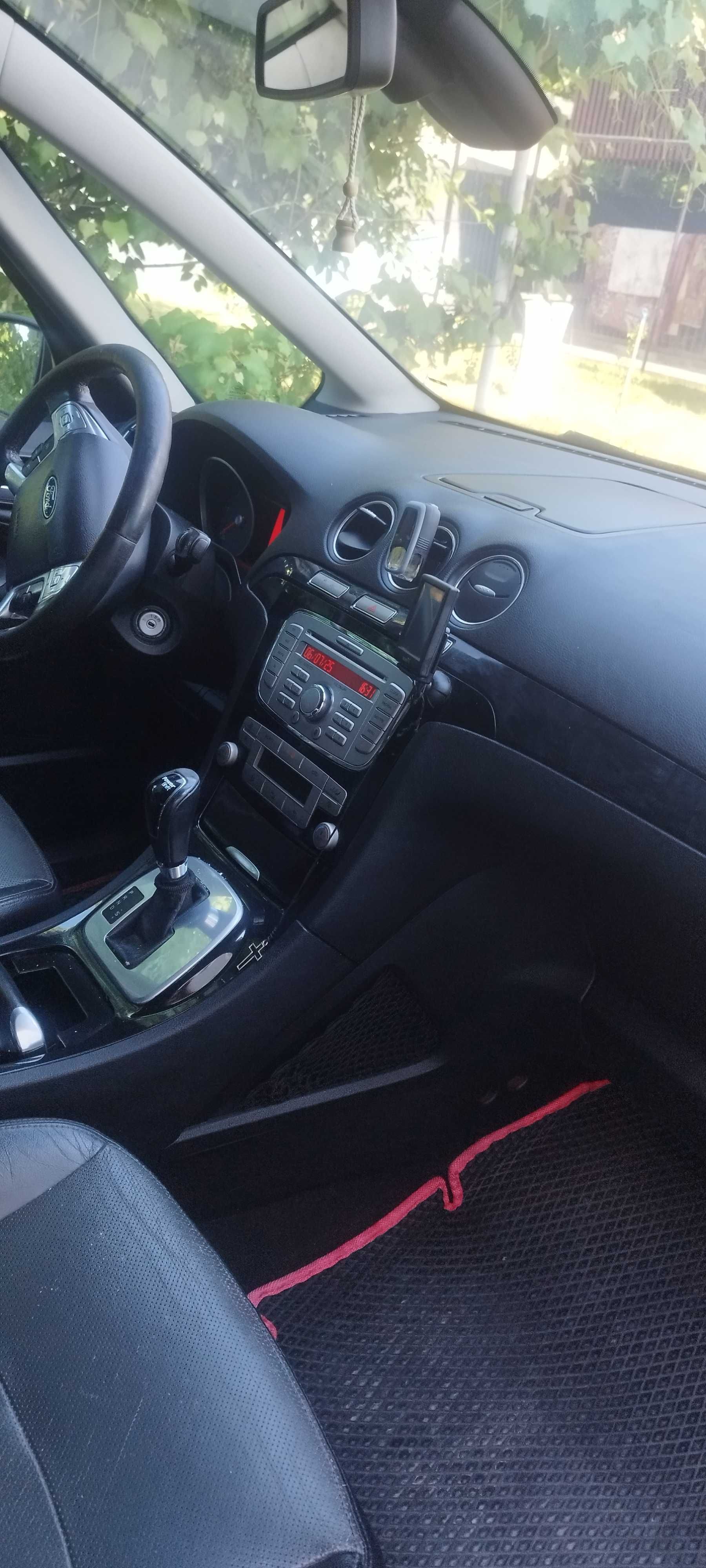 Ford Galaxy 2010год