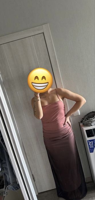 Довга сукня в підлогу