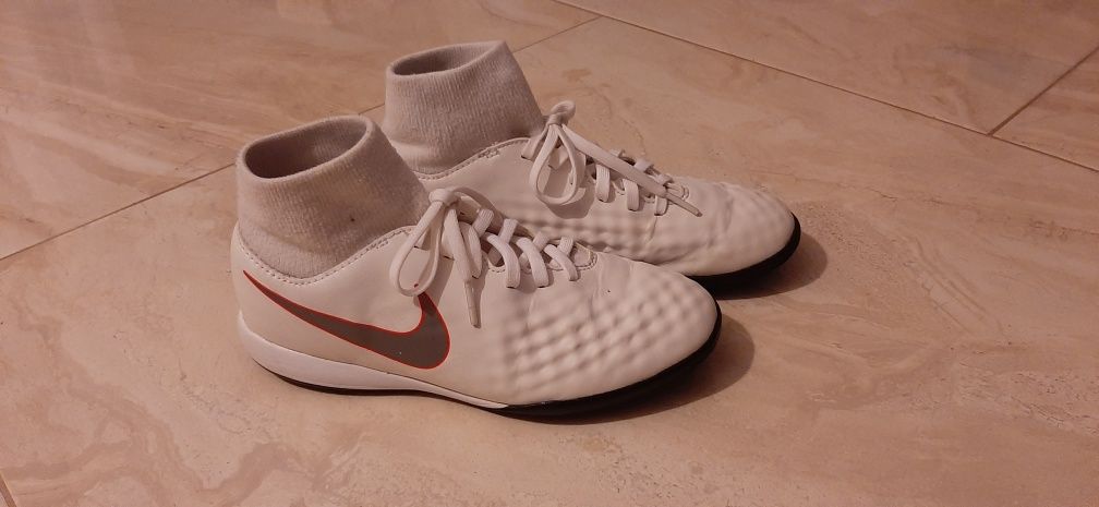 Buty sportowe Nike Magistax