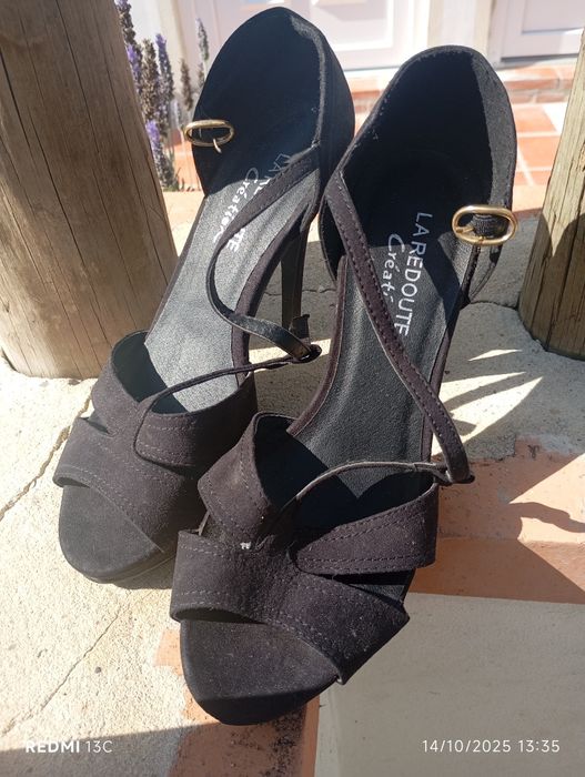 Vendo botas e sandálias 36