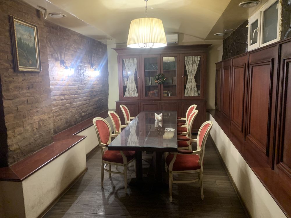 Сдам  Кафе/Ресторан 200м2. Пр Яворницкого .(пр Карла Маркса)