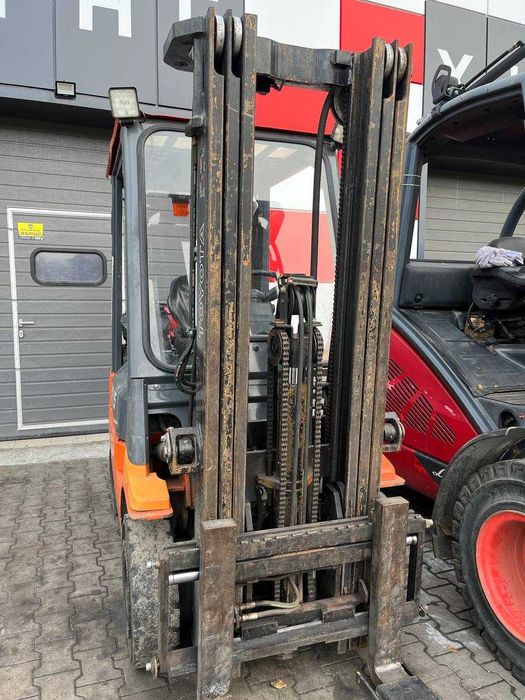 Газовий вилковий навантажувач Toyota | 1.5 т | Висота підйому 4.7 м