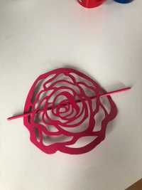 Różowa opaska do firanki/zasłony róża