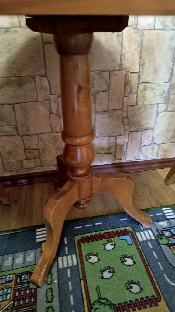 Dwa stoliki okrągłe