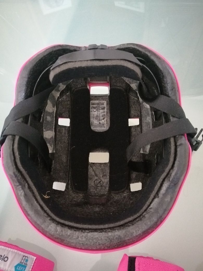 Capacete c/joalheiras e cotoveleiras