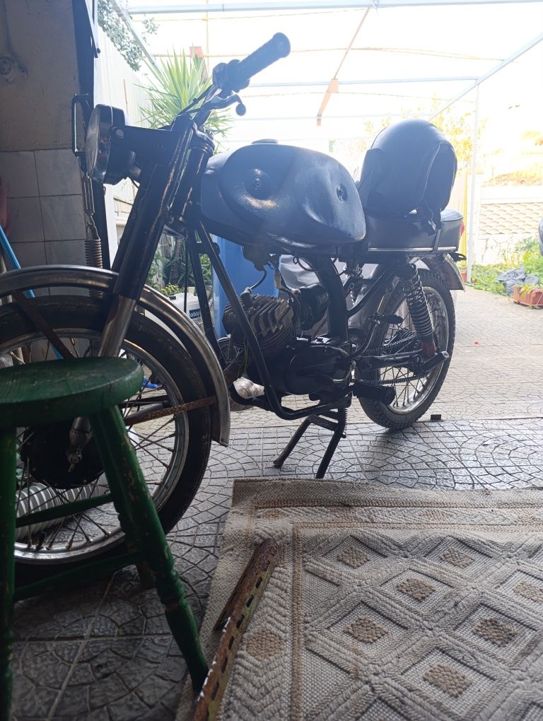 Motorizadas efs e Casal boss 4 para peças