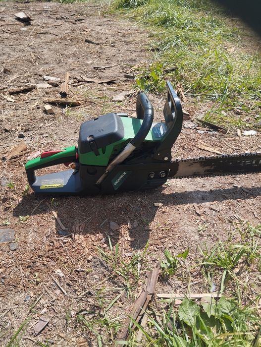 Продам бензопилу