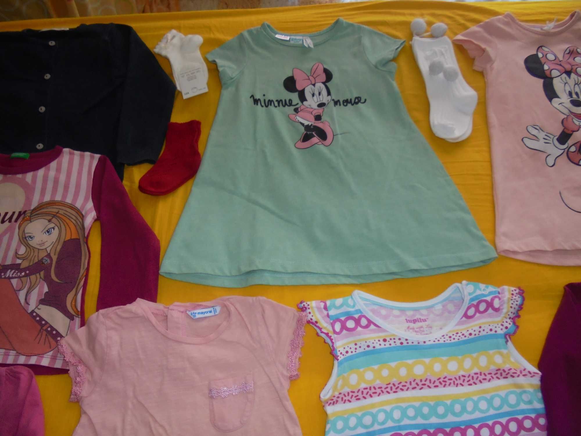 lote de roupa de menina os brinquedos