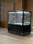Vitrine para bolos preta nova