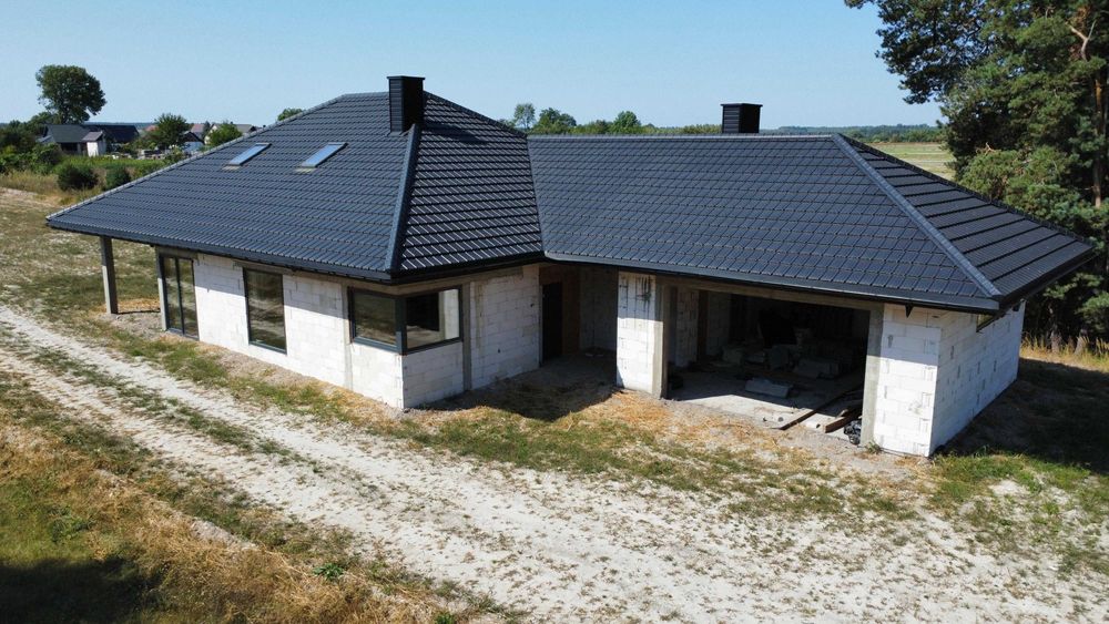 Dom jednorodzinny parterowy + poddasze 272m2 19ar Jeziernia ROZTOCZE