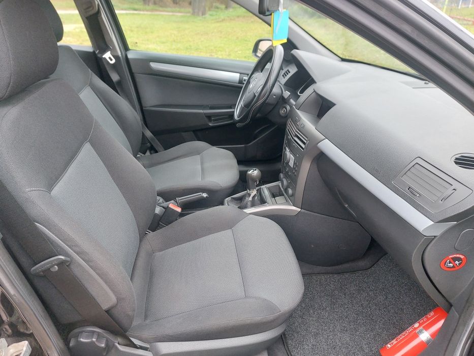 Opel Astra H 1.6 Benzyna Lift Hatchback 5-Drzwi