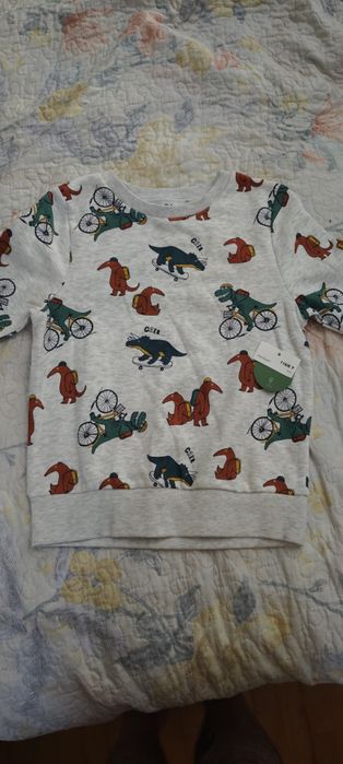 Vendo camisola nova de criança da C&A