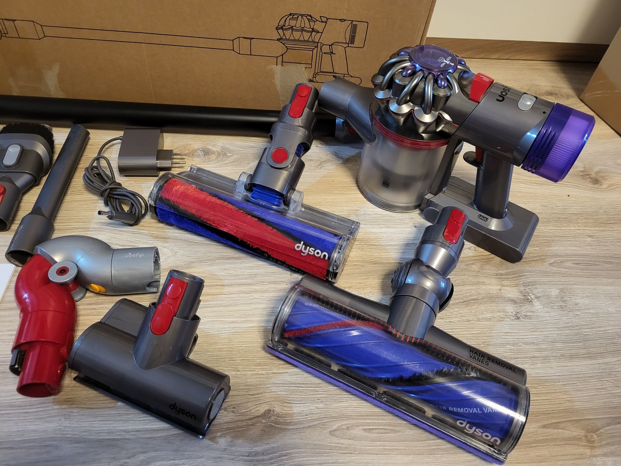 Odkurzacz Dyson v8 Total Clean Nowy model Sv25 pionowy Bezprzewodowy