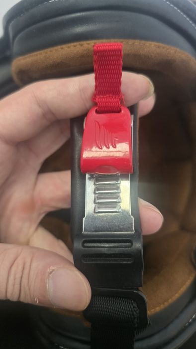 Capacete MT Lê Mans 2 Retro preto mate/cromado, interior camel