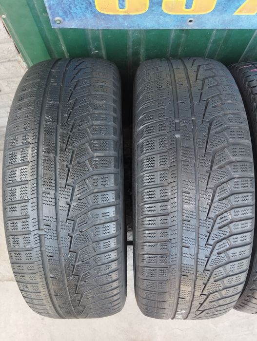 Пара зимових шин Hankook 235/60/18