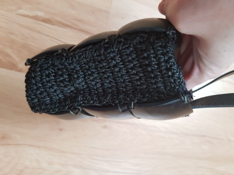 Mini, mała torebka z kokosa.