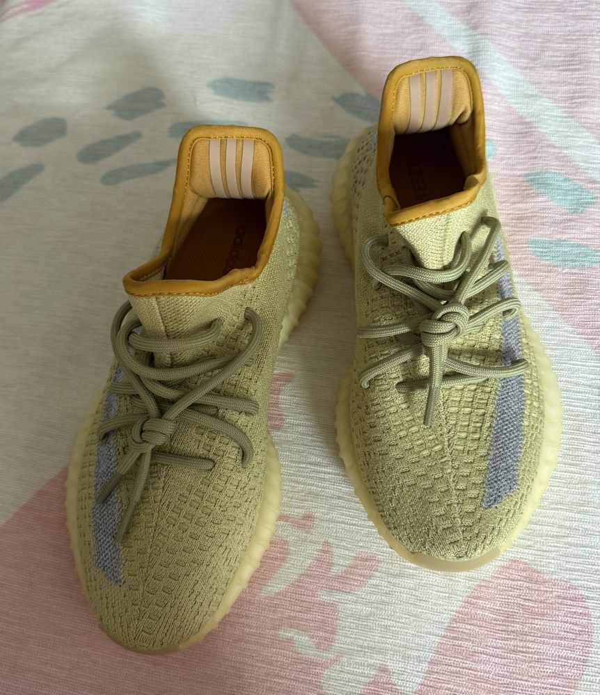 Adidas yeezy sneakersy beżowo-oliwkowe