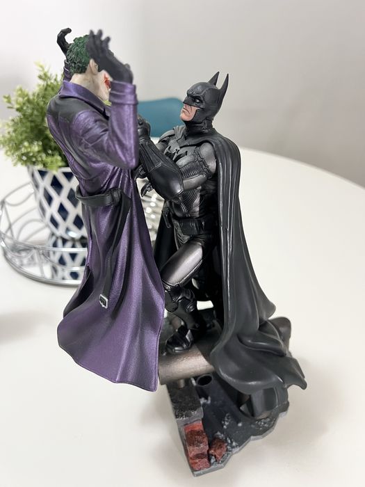 Estátua figura de quadrinhos Batman vs THE JOKER