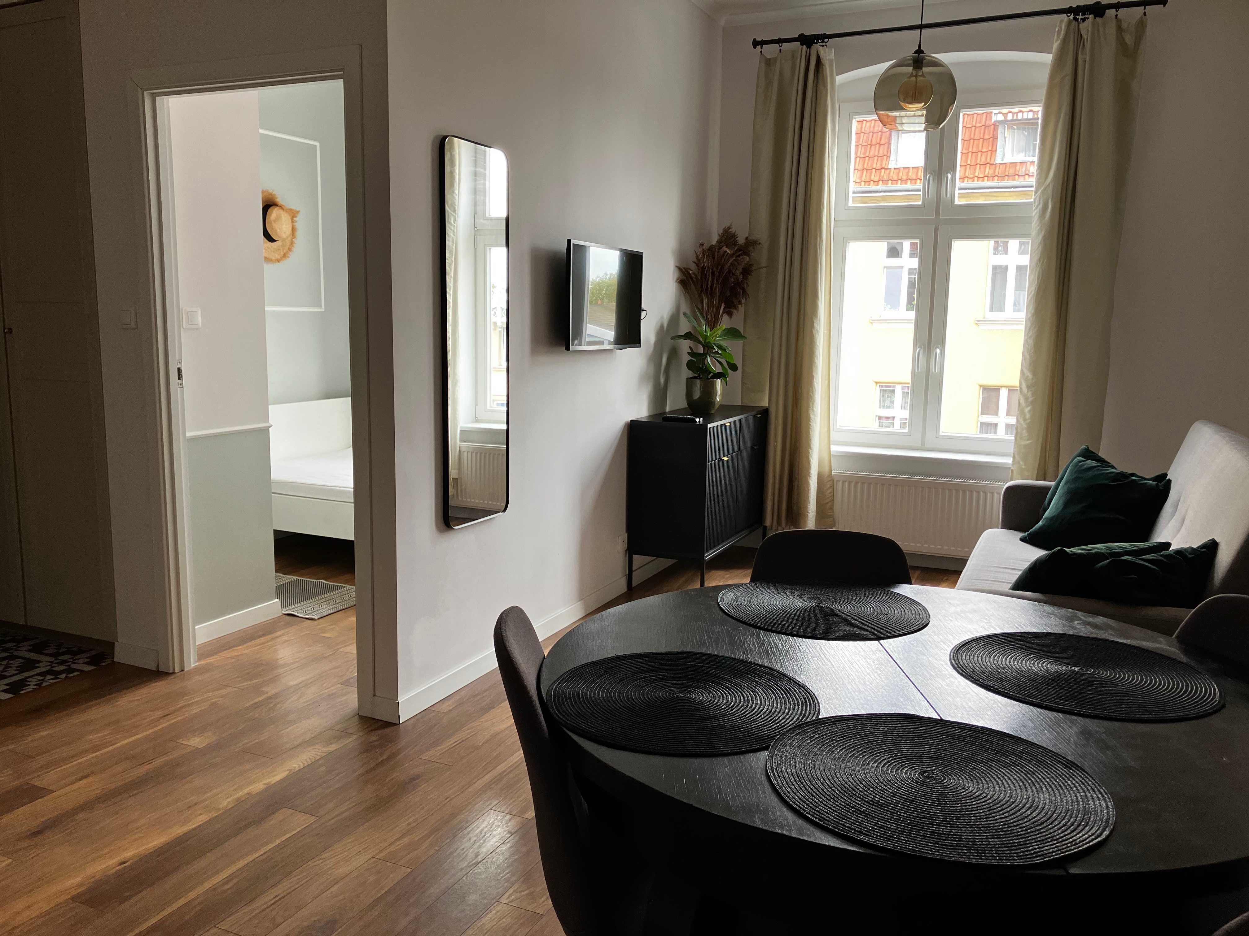 ## CENTRUM Sopotu, 200m Monciak, 10min molo, apartament dla 1-4 os. ##