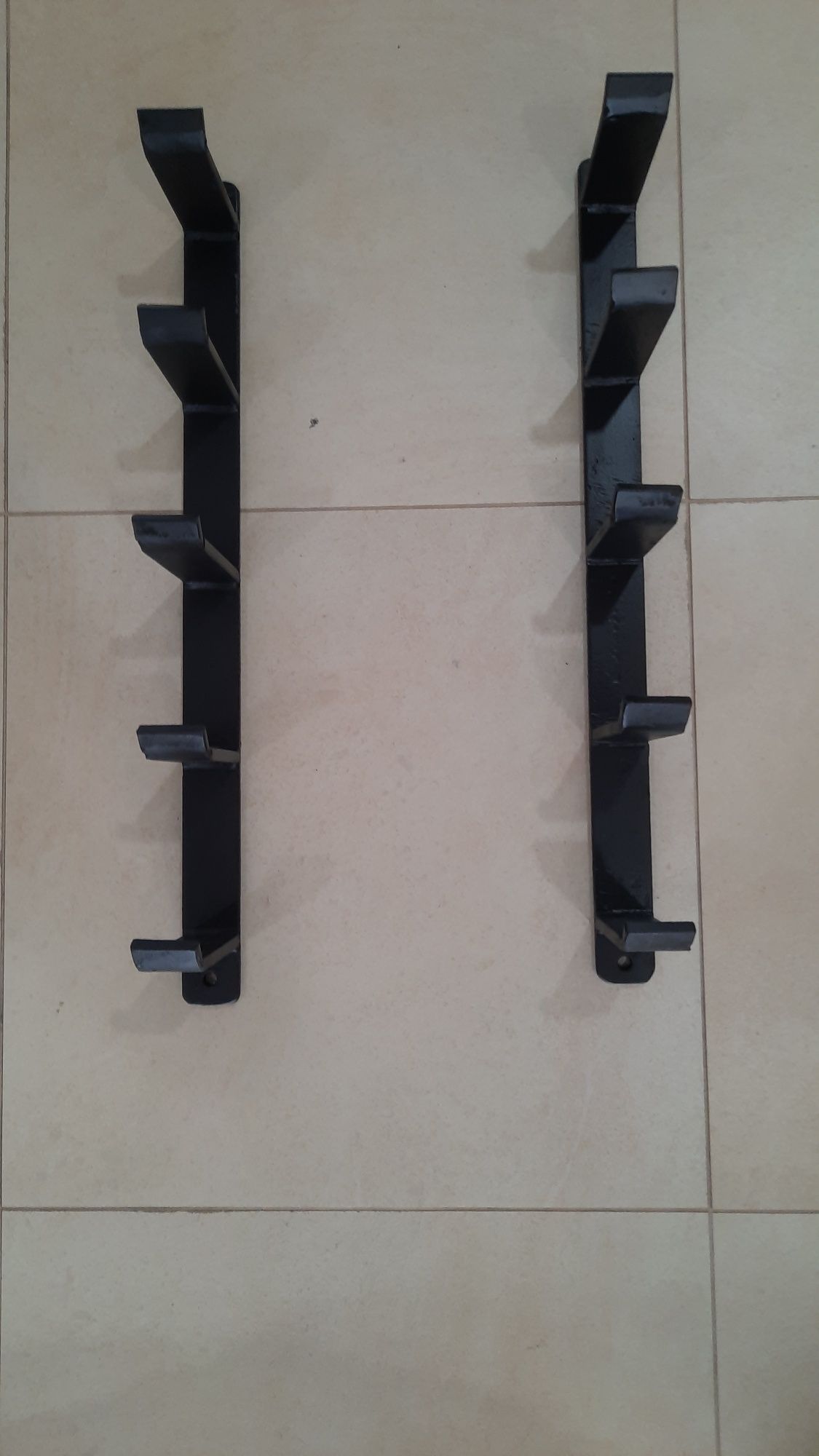 Suportes de Parede para Barras  Musculação – Resistência e Organização