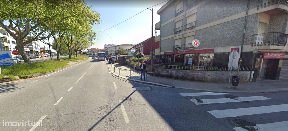 Atenção Srs. Investidores: Loja c/ 219m² c/ rendimento - Porto (Amial)