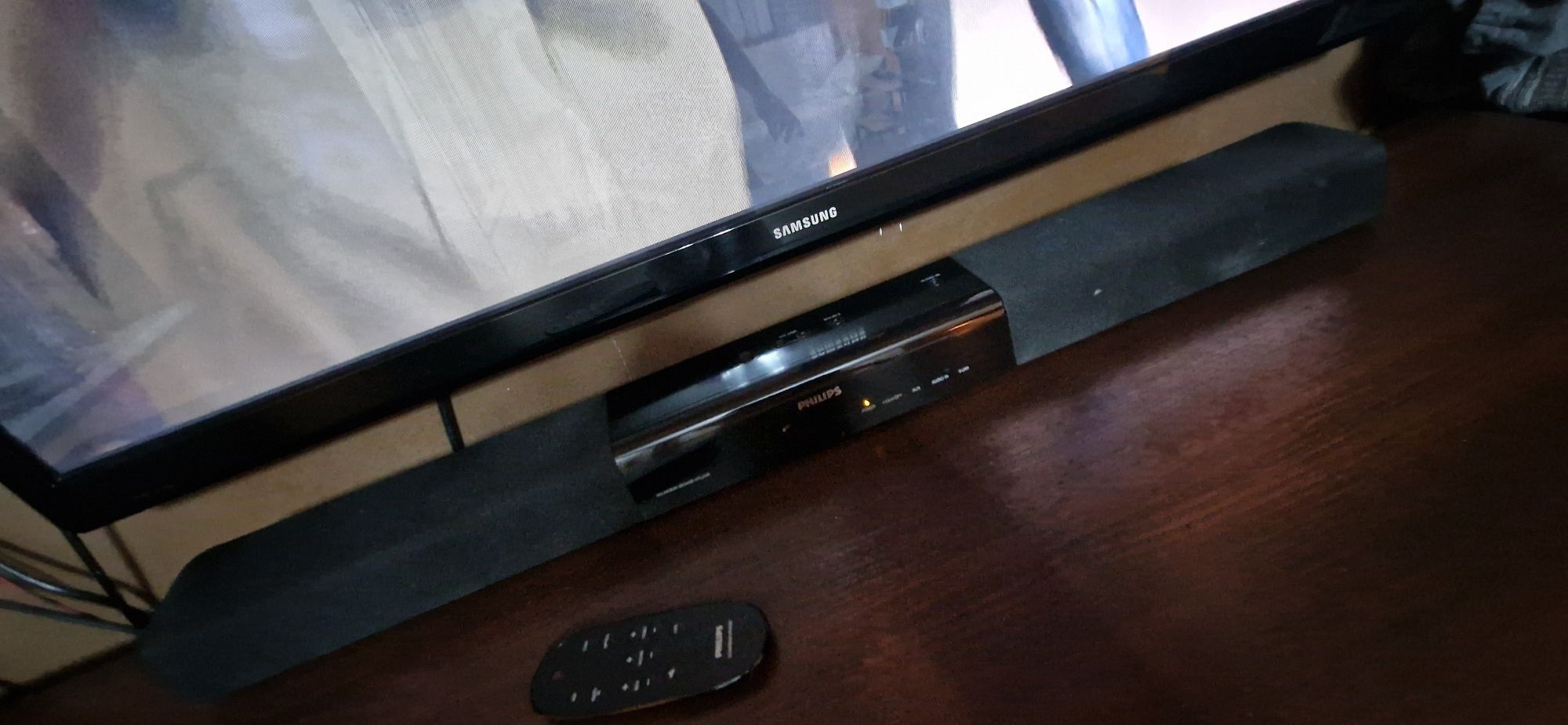 Sounndbar +Subofer Philips HTL 2150