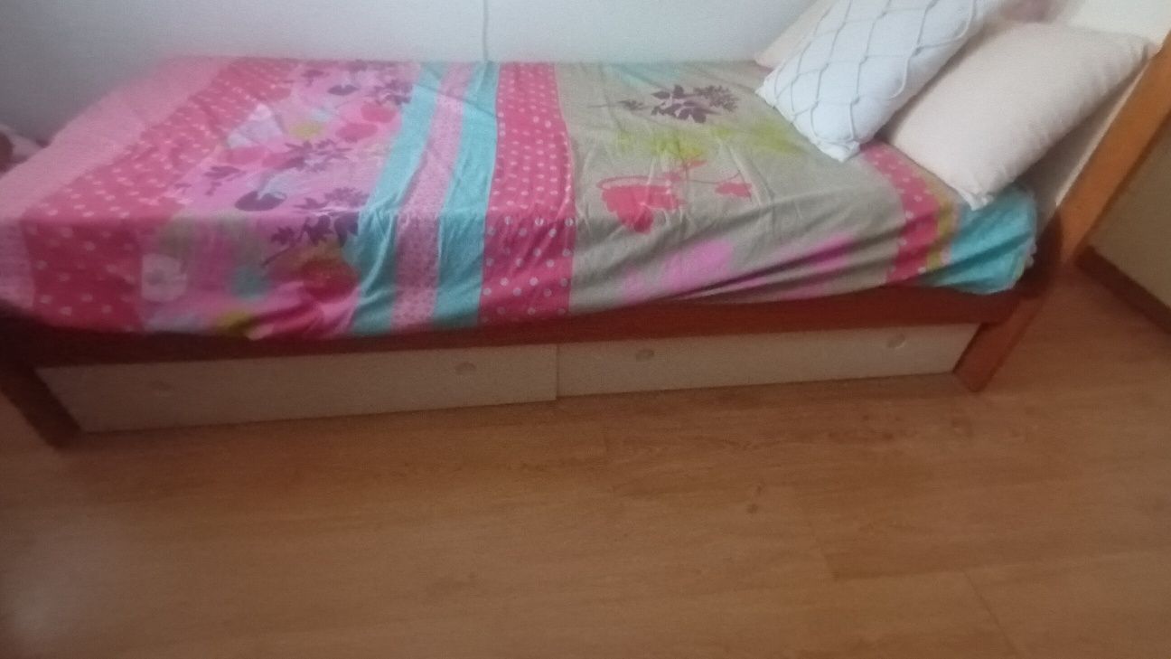 Cama 2a mão e colchão novo