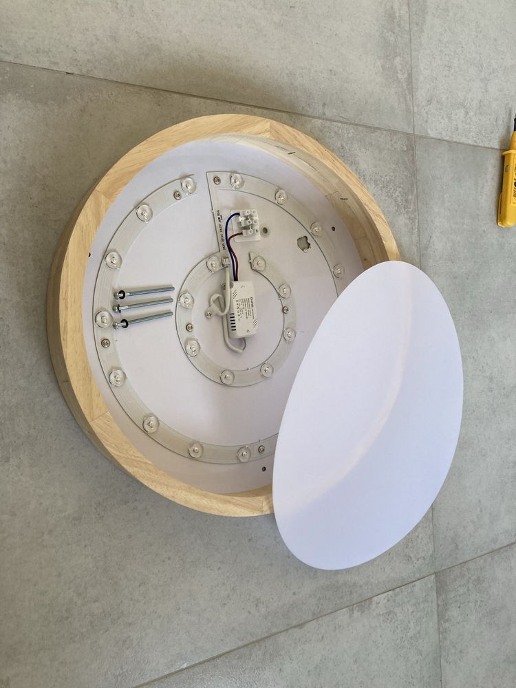 Lampa nowoczesna 40cm cienka sufitowa plafon LED drewno
