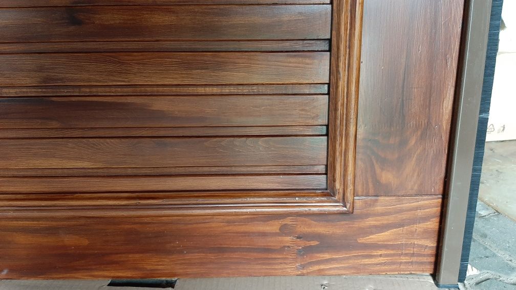 Drzwi drewniane zewnętrzne prawe z futryna