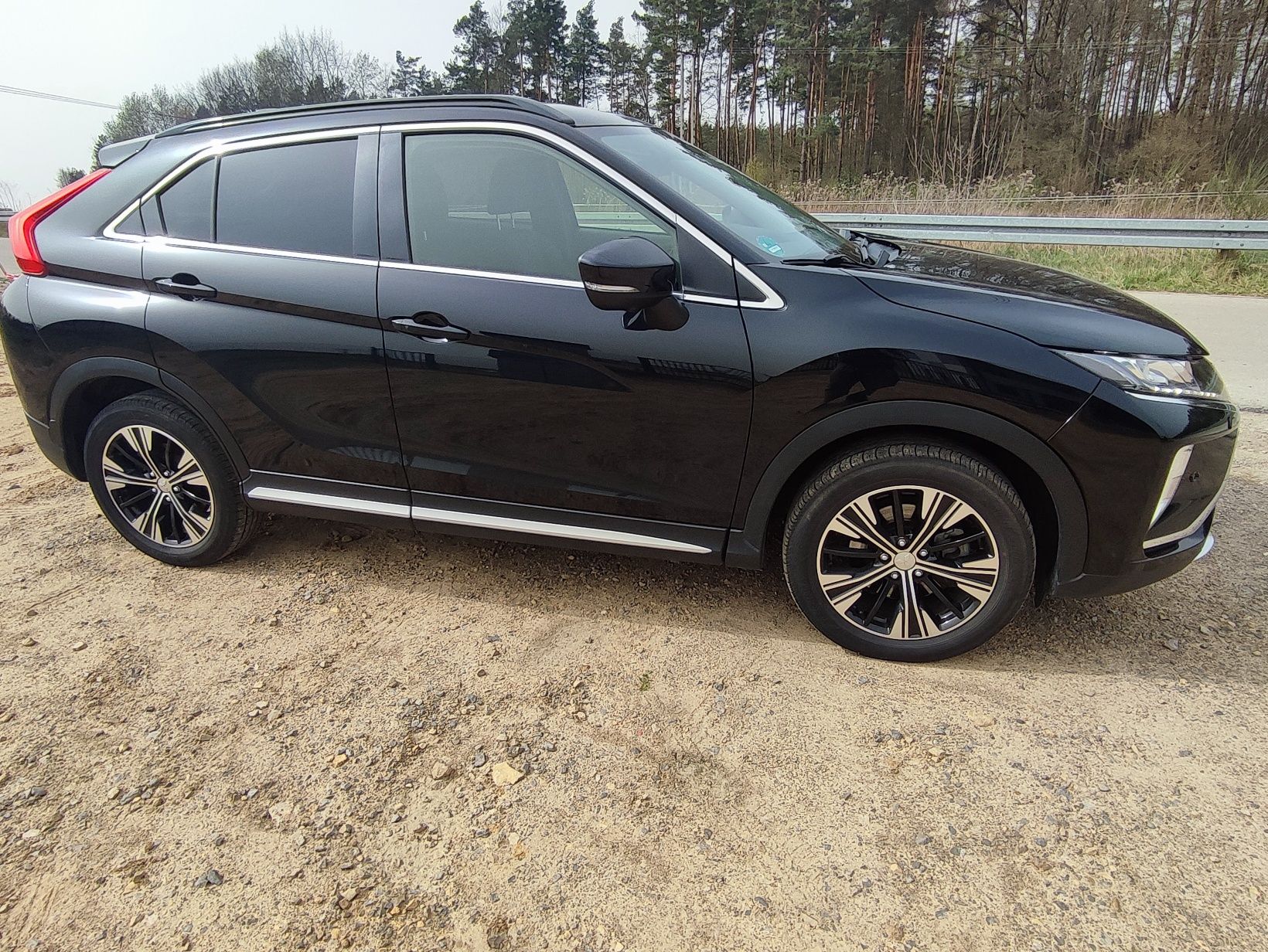 Mitsubishi Eclipse Cross mały przebieg kamery 360