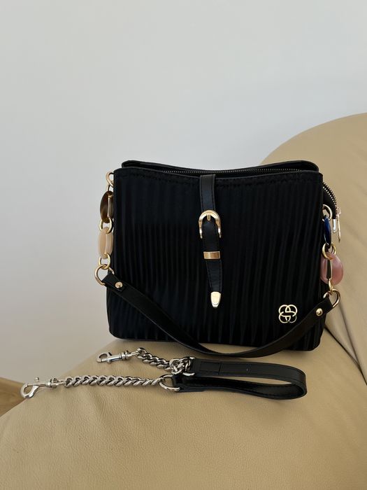 Чорна сумка