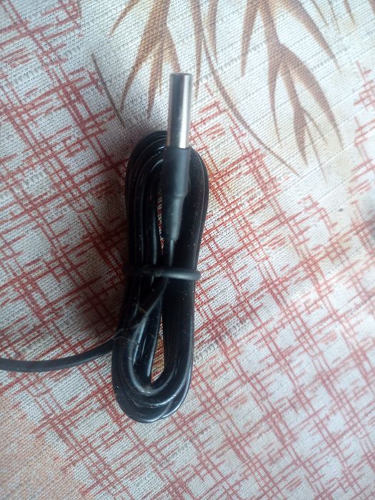 Цифровий термометр з виносним датчиком 1м і РК дисплеєм LCD