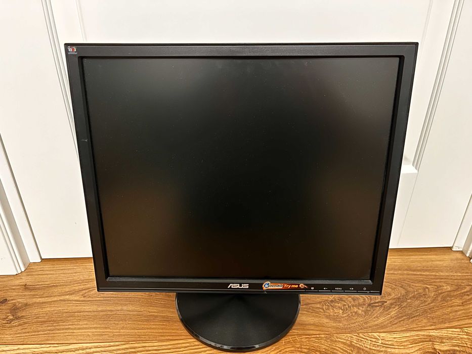 Монітор 19 дюймів Asus VB 195T