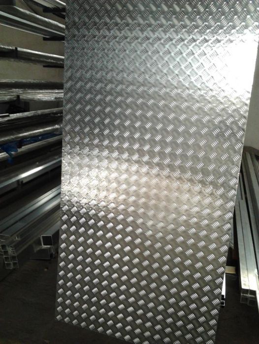 Blacha aluminiowa ryflowana 0,9x1000x2000 mm